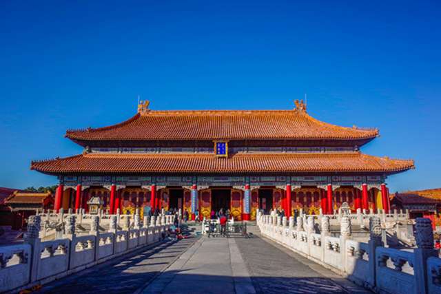 千里姻缘一线牵月老下凡，命里有的，绕十万八千里也会来-第3张图片-慢点富算命网